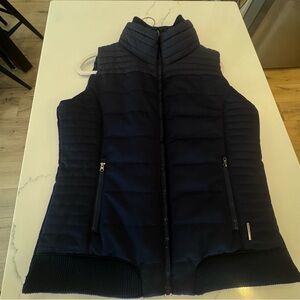 Dublin Women’s Equestrian Quilted riding  Vest size Large Navy blue